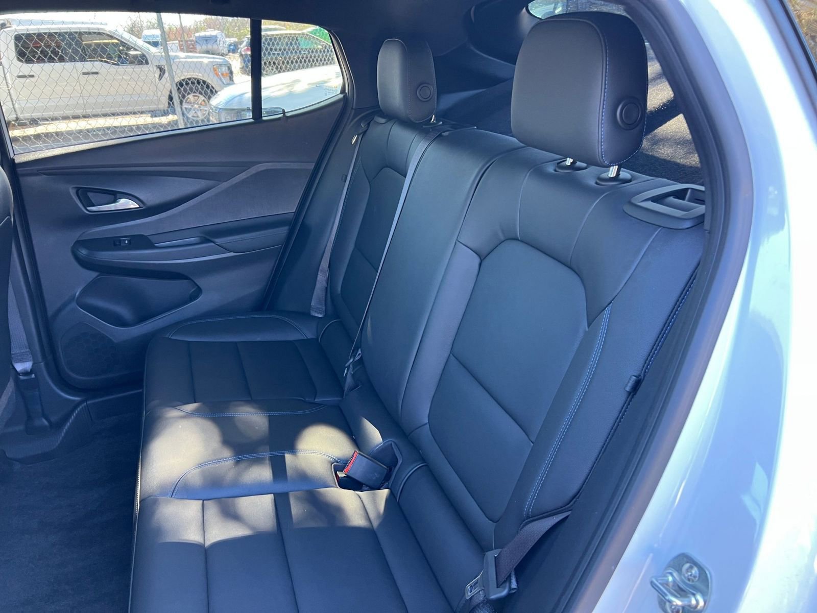 Used 2025 Buick Envista Sport Touring image 34