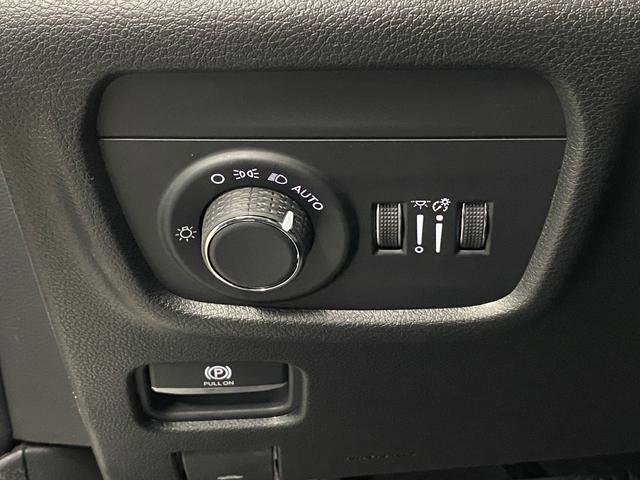 New 2026 Jeep Grand Cherokee Altitude image 26