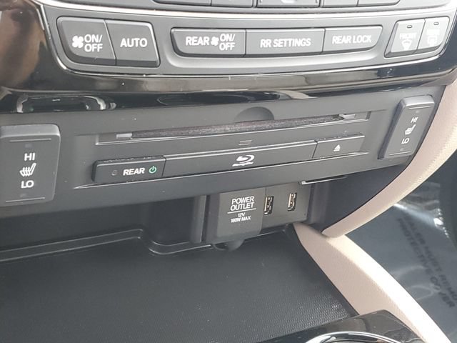 Used 2016 Honda Pilot Touring image 19