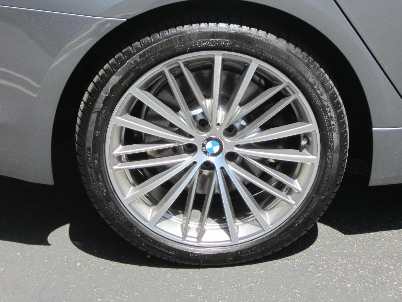 Used 2018 BMW 540i w/ Premium Package image 8