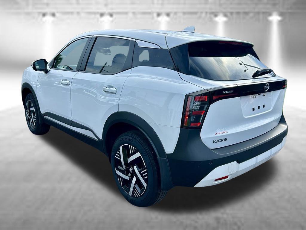 Certified 2025 Nissan Kicks SV FWD image 9