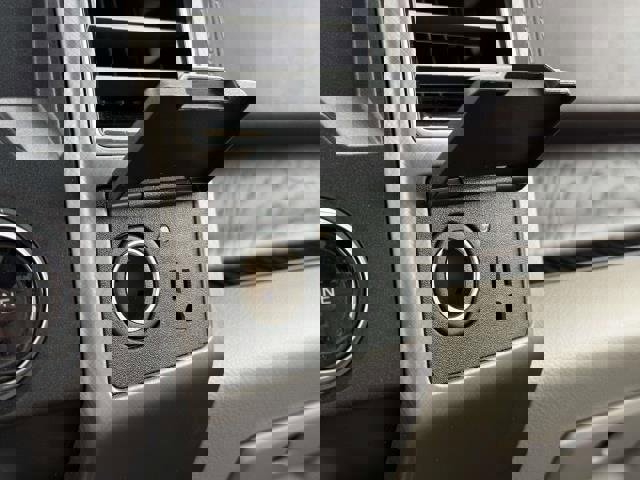 Used 2019 Ford F150 Limited w/ Trailer Tow Package image 32