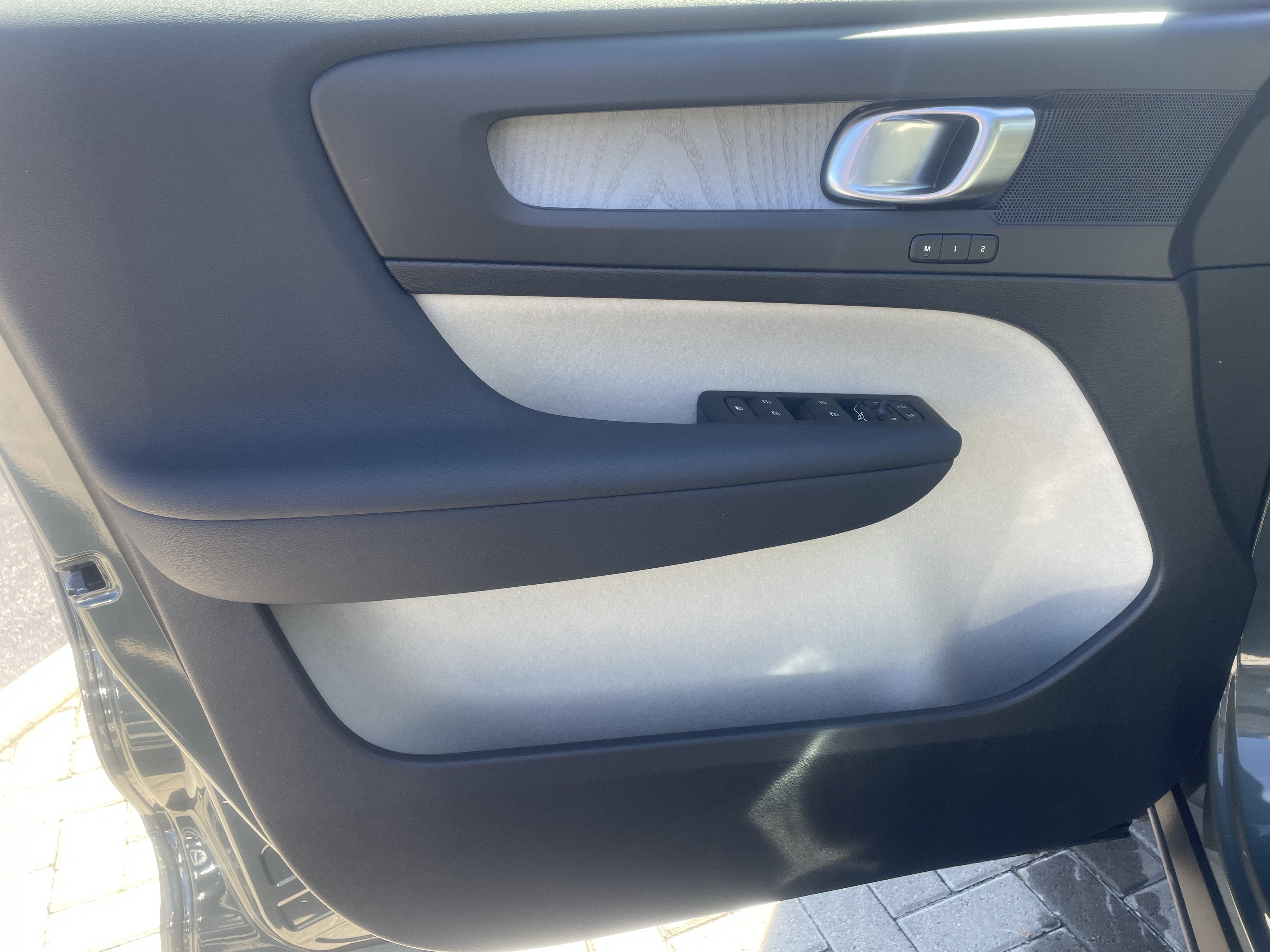 New 2026 Volvo XC40 B5 Plus w/ Protection Package Premier AWD/4WD image 14