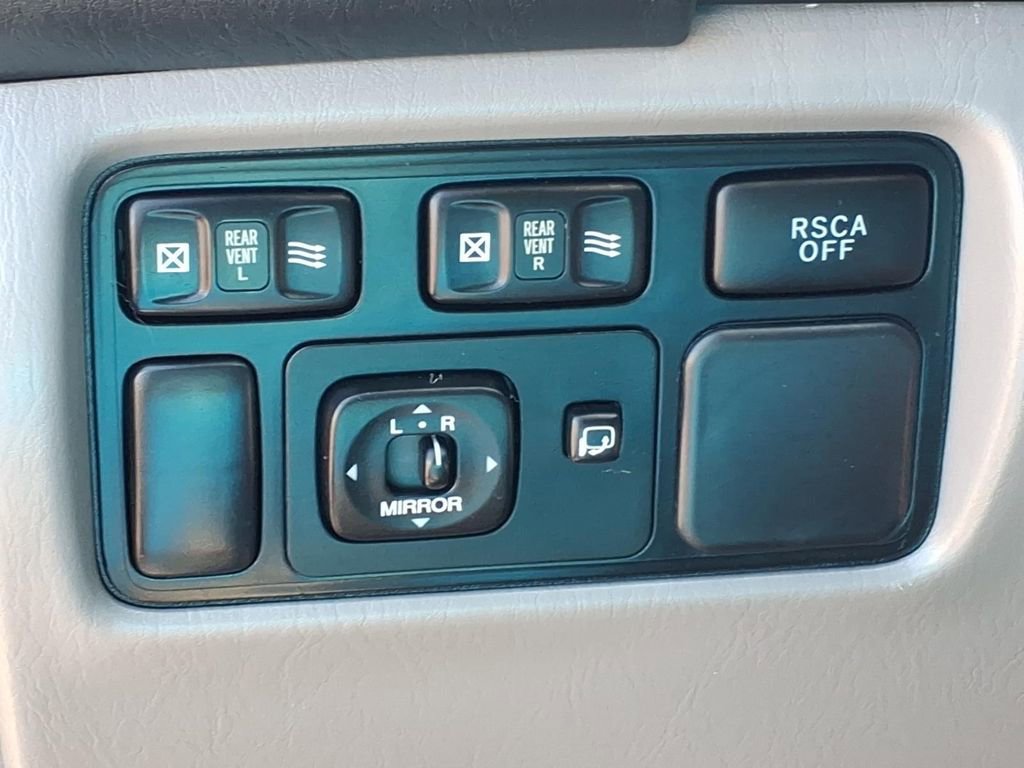 Used 2004 Lexus LX 470 4WD image 5