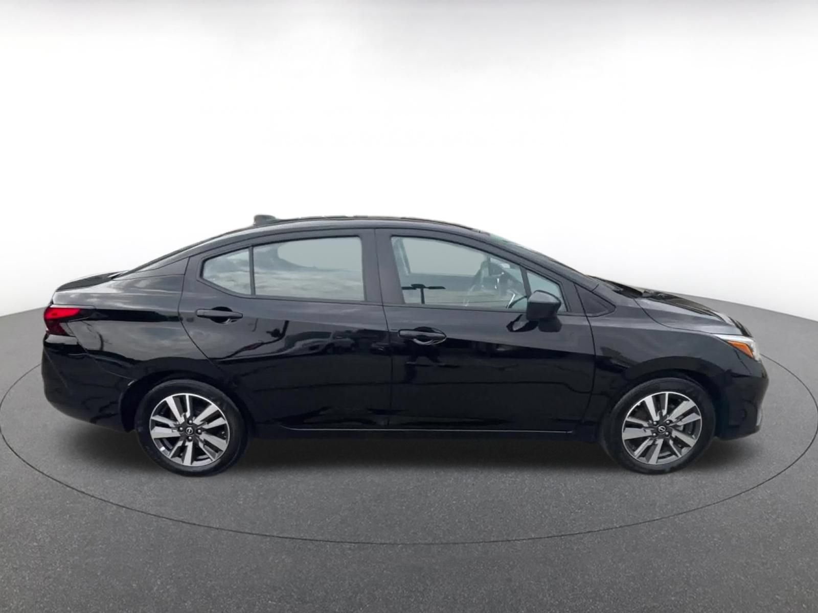 Used 2025 Nissan Versa SV FWD image 15
