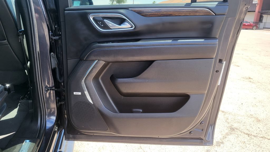 Used 2023 Chevrolet Suburban Premier AWD/4WD image 18