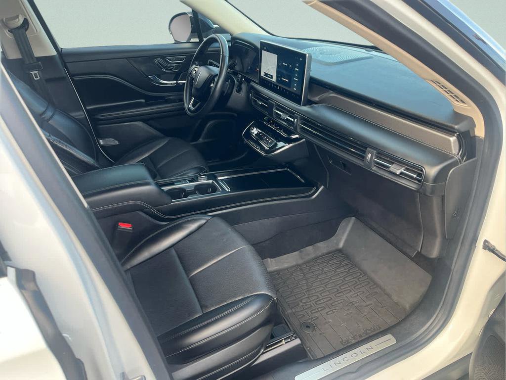 Used 2023 Lincoln Corsair Reserve w/ Jet Appearance Package image 13