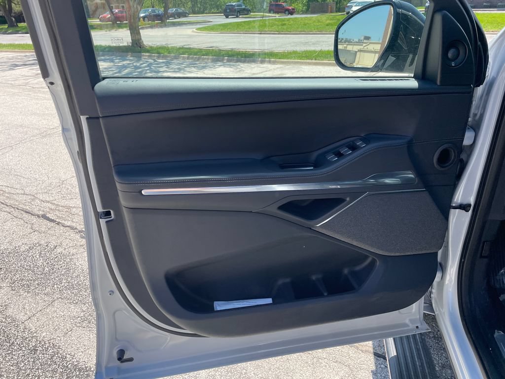 New 2026 Lincoln Navigator Reserve w/ Jet Appearance Package AWD/4WD image 15