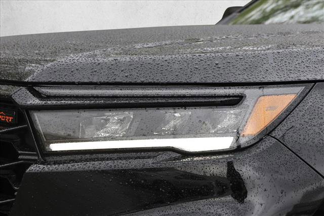 Used 2025 Honda Pilot TrailSport image 10