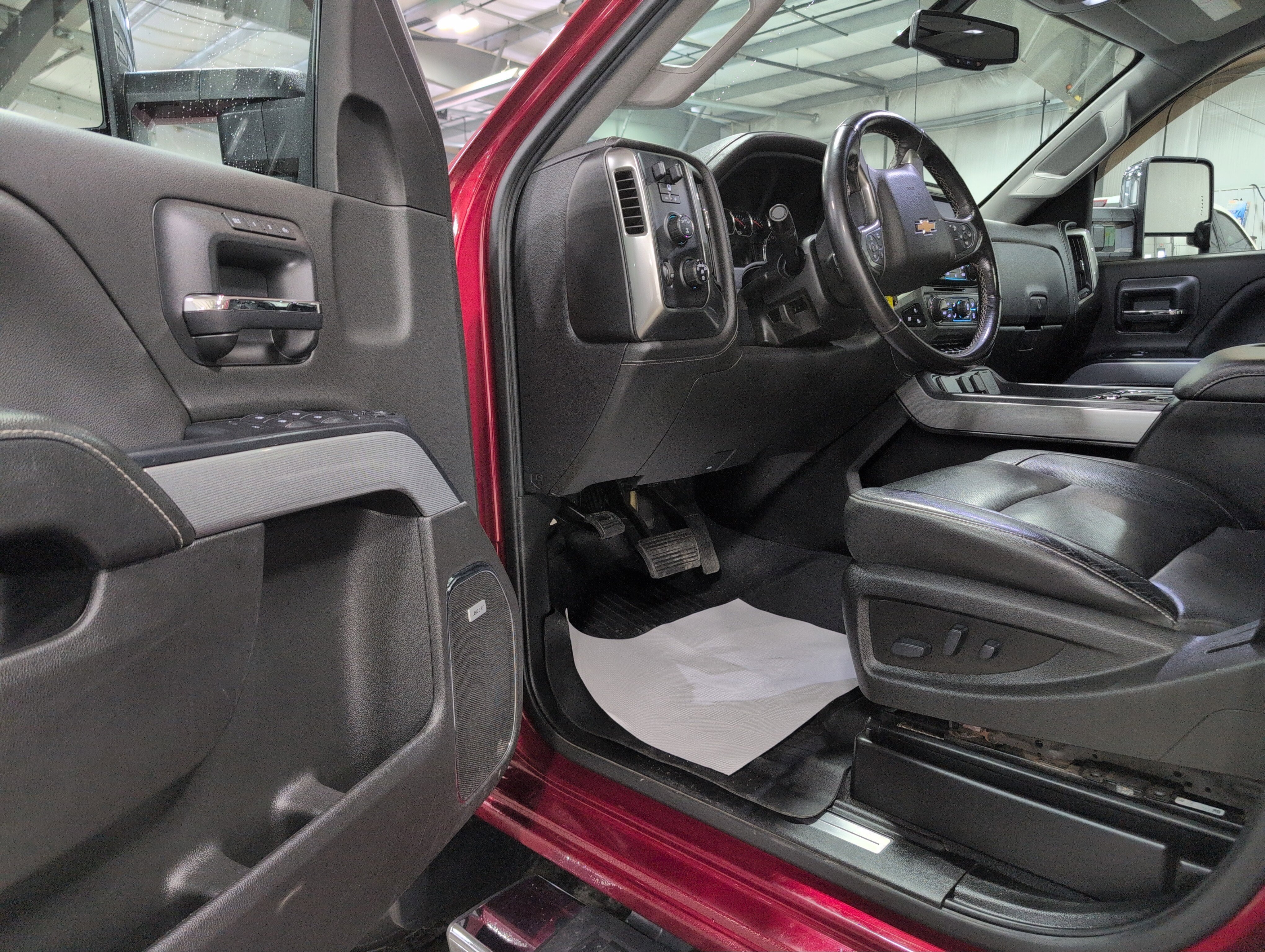 Used 2019 Chevrolet Silverado 2500 LTZ w/ Duramax Plus Package AWD/4WD image 9