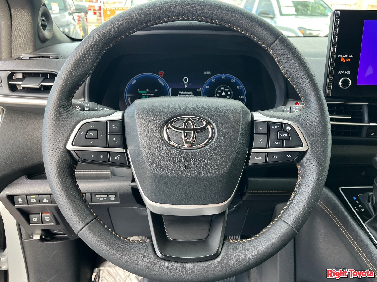 Certified 2025 Toyota Sienna XLE Woodland Edition AWD/4WD image 22
