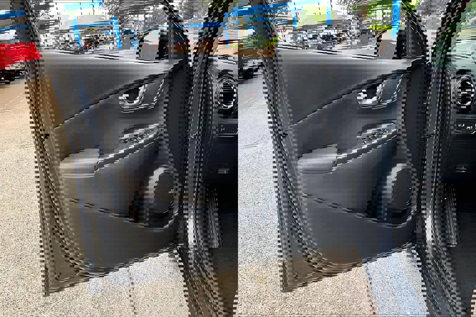 Used 2019 Hyundai Kona Limited image 22