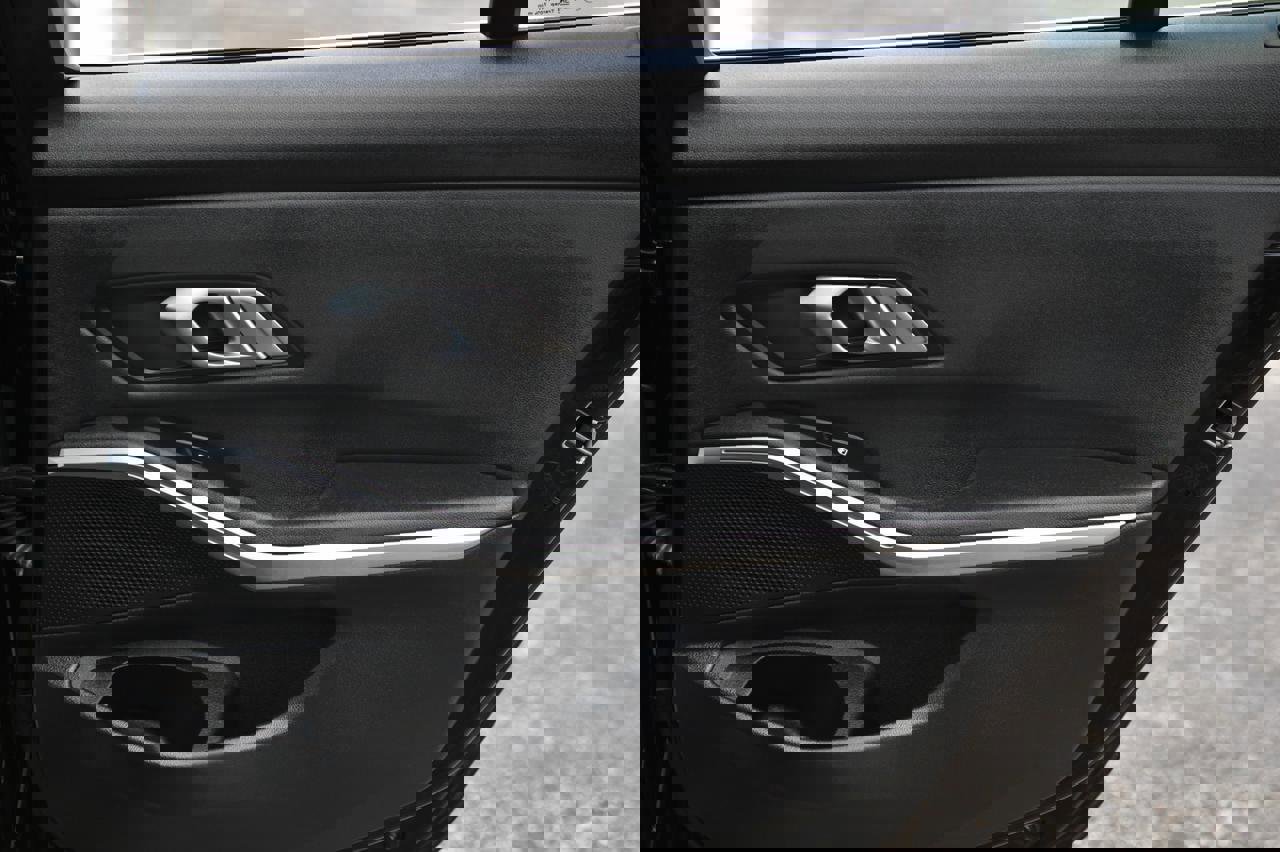 Used 2021 BMW 330i Sedan w/ Convenience Package image 15