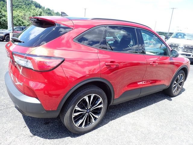Used 2022 Ford Escape SE w/ SE Sport Appearance Package AWD/4WD image 8