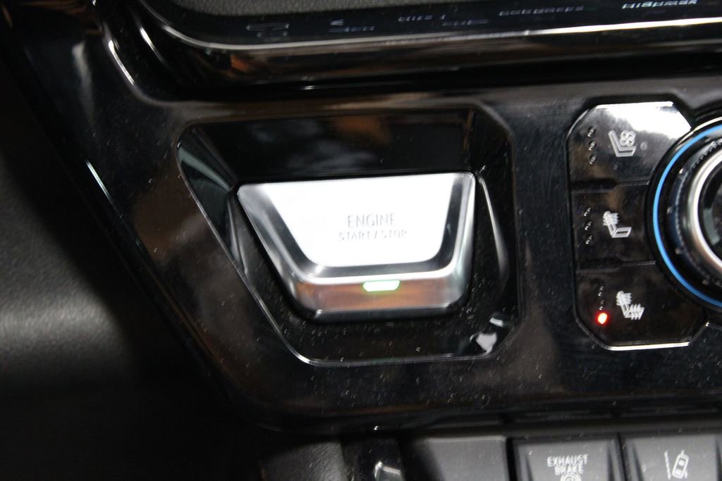 Used 2024 GMC Sierra 2500 AT4 w/ AT4 Premium Plus Package image 32