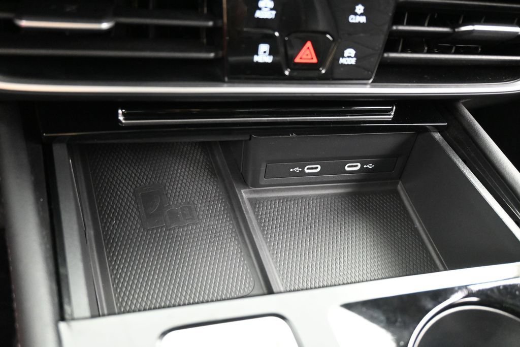 Used 2024 Volkswagen Atlas SE w/ Panoramic Sunroof Package FWD image 21