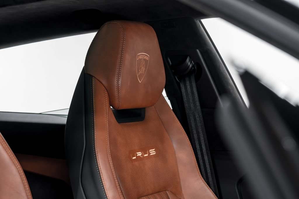 Used 2023 Lamborghini Urus S AWD/4WD image 40