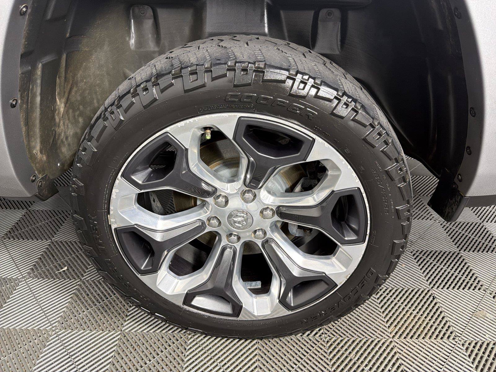Used 2019 RAM 1500 Limited AWD/4WD image 18