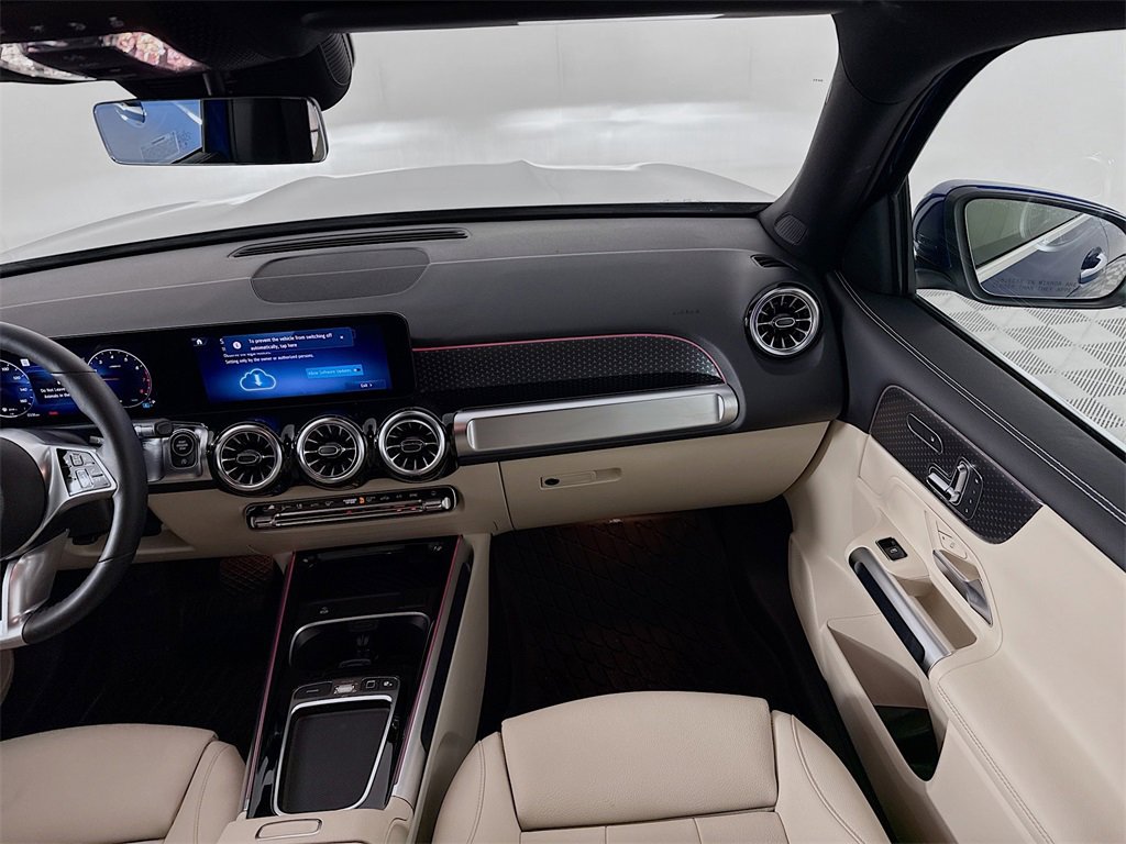 Used 2025 Mercedes-Benz GLB 250 4MATIC image 20