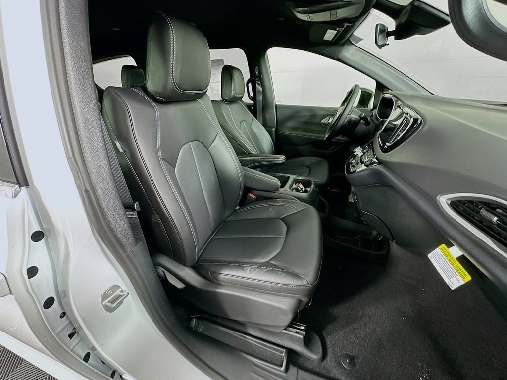New 2026 Chrysler Voyager LX FWD image 35