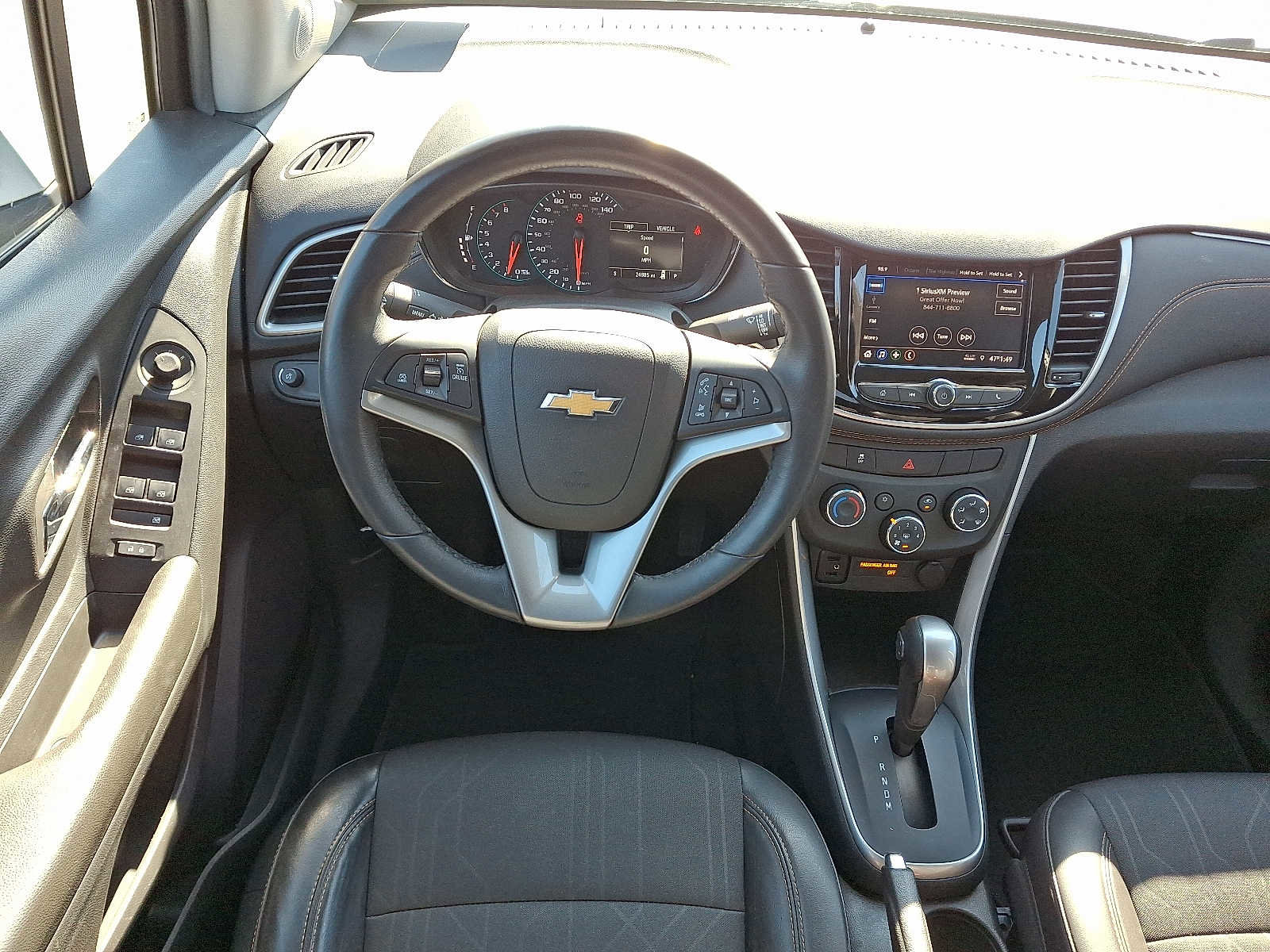 Used 2022 Chevrolet Trax LT w/ LT Convenience Package image 11