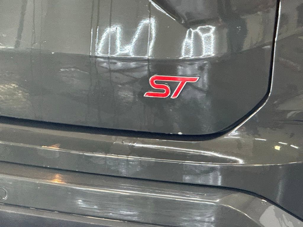 Certified 2022 Ford Edge ST w/ Equipment Group 401A image 28