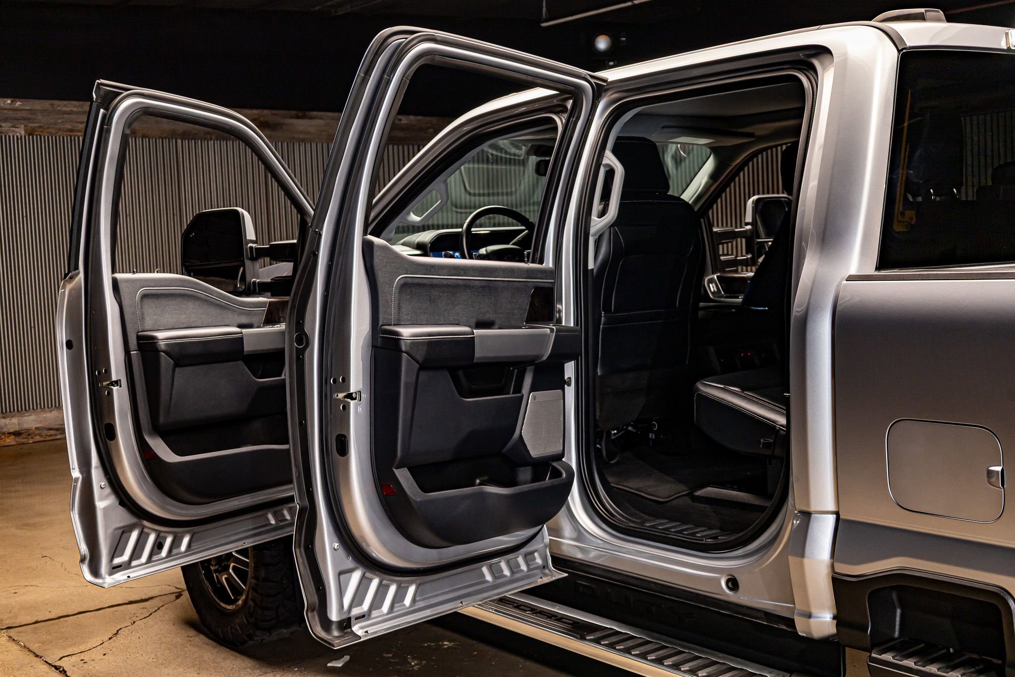 Used 2023 Ford F450 Lariat w/ Camper Package image 29