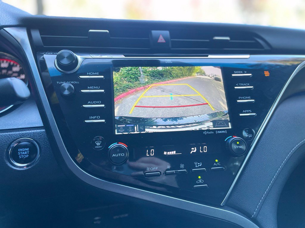 Used 2018 Toyota Camry XSE FWD image 16