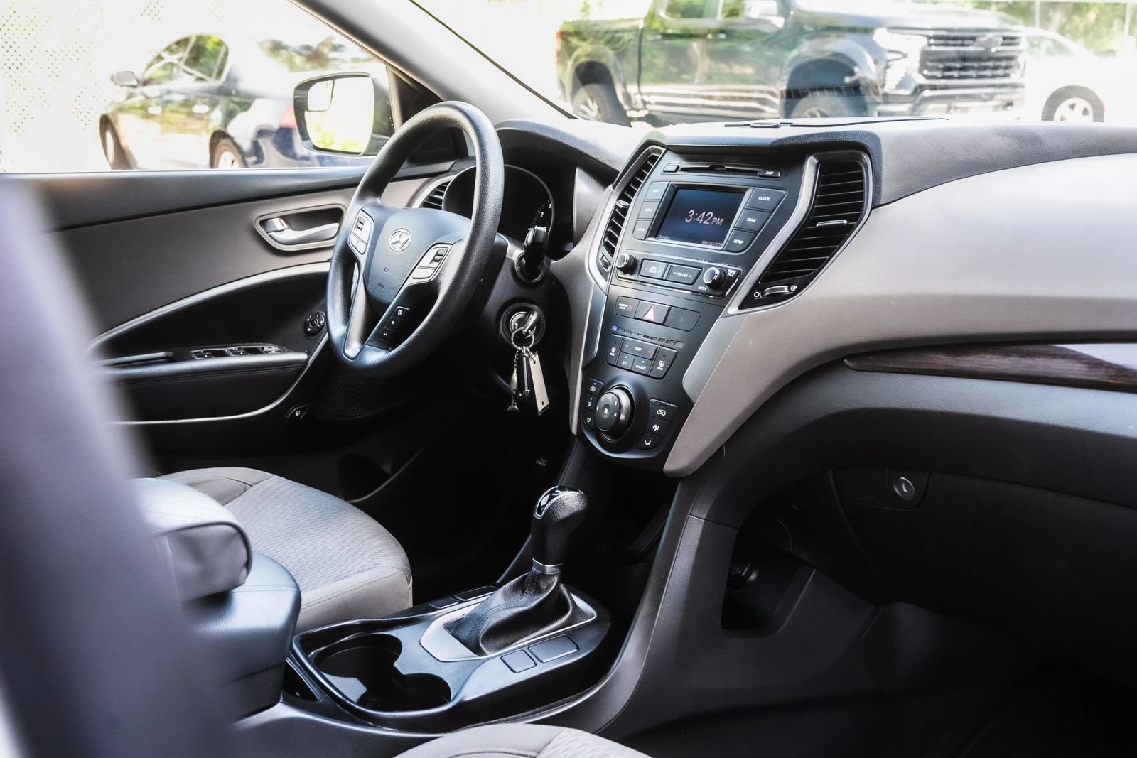 Used 2018 Hyundai Santa Fe Sport w/ Cargo Package FWD image 15
