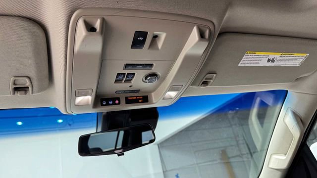 Used 2018 Cadillac Escalade ESV Premium Luxury image 31