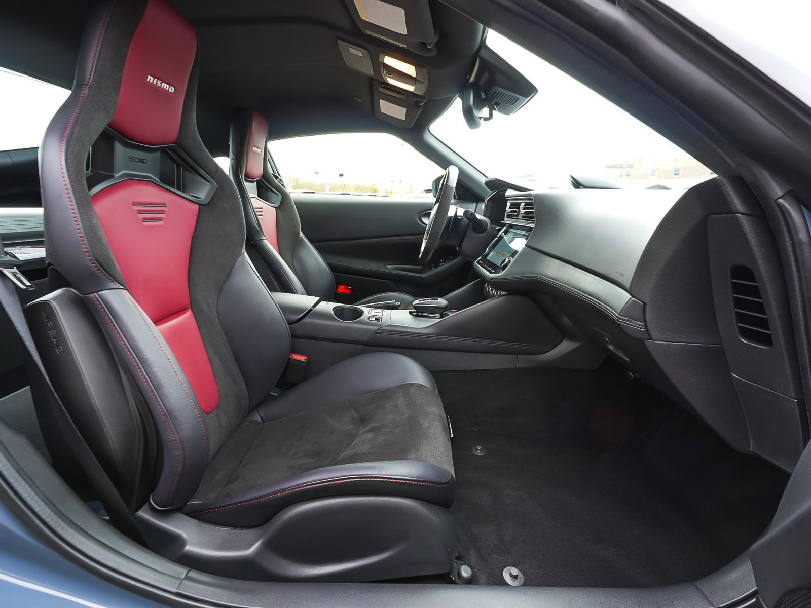 Used 2025 Nissan Z NISMO w/ Floor Mat Package RWD image 33
