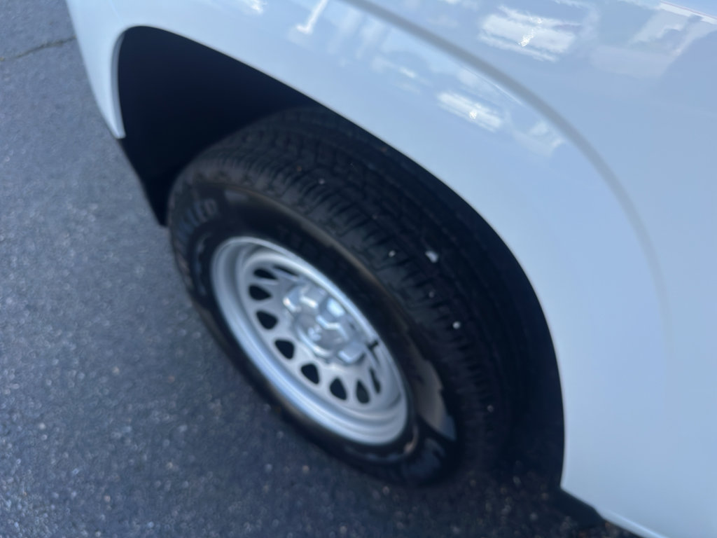 New 2025 Chevrolet Colorado W/T w/ WT Convenience Package II image 9