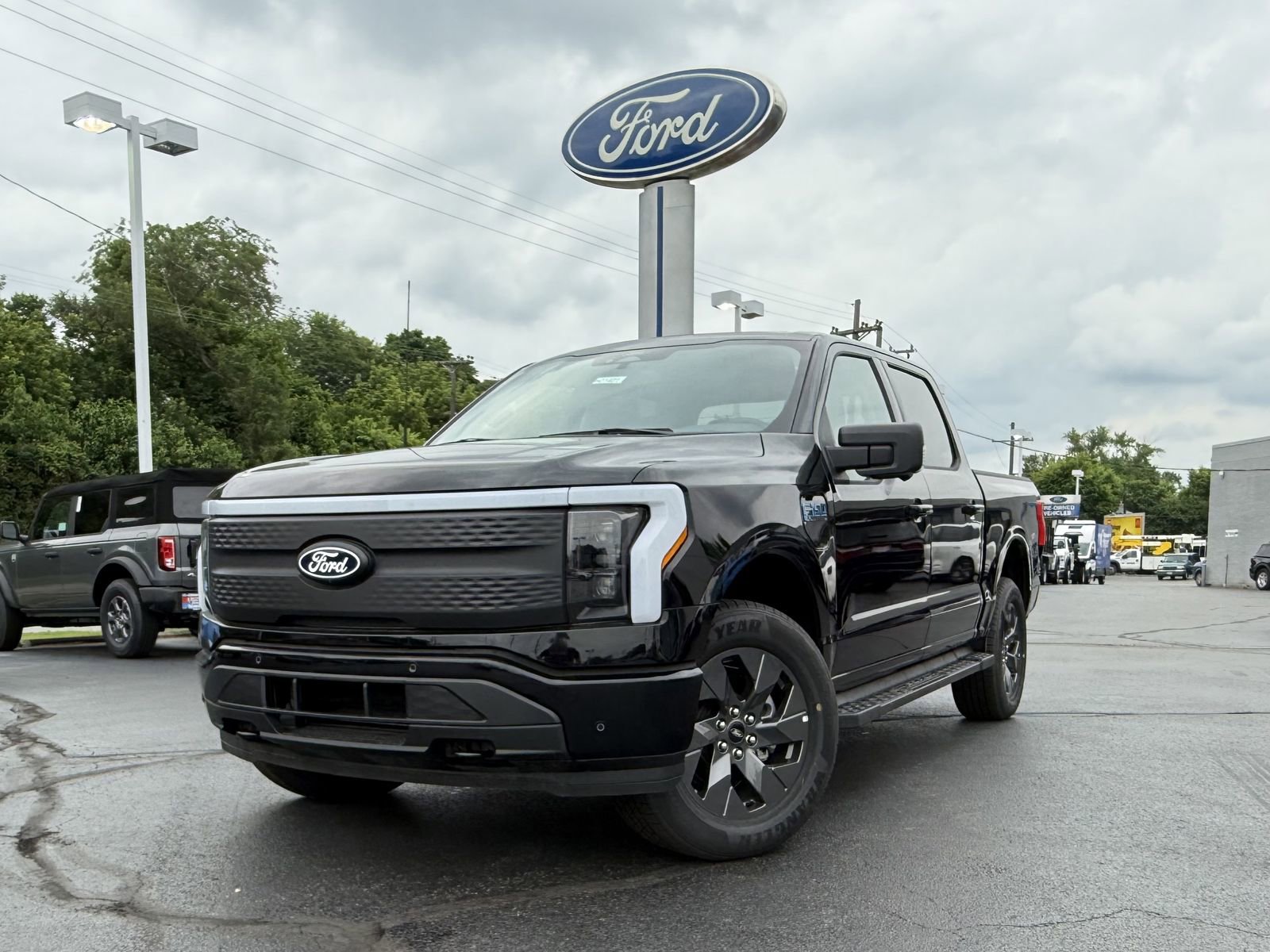 New 2025 Ford F150 Lightning Flash