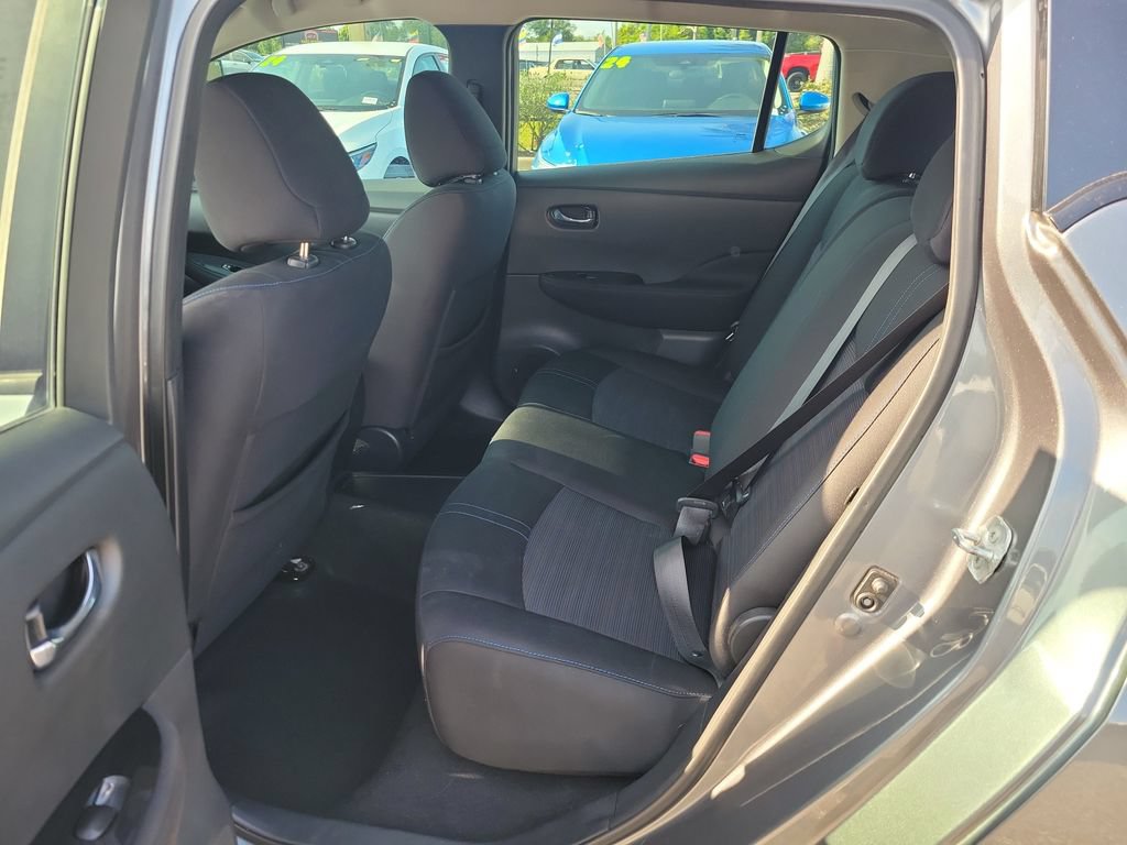 Used 2018 Nissan Leaf SV w/ SV All Weather Package FWD image 11
