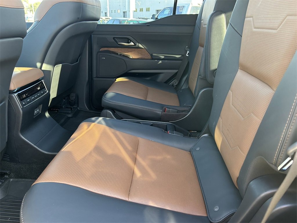 Used 2025 Lexus GX 550 image 19