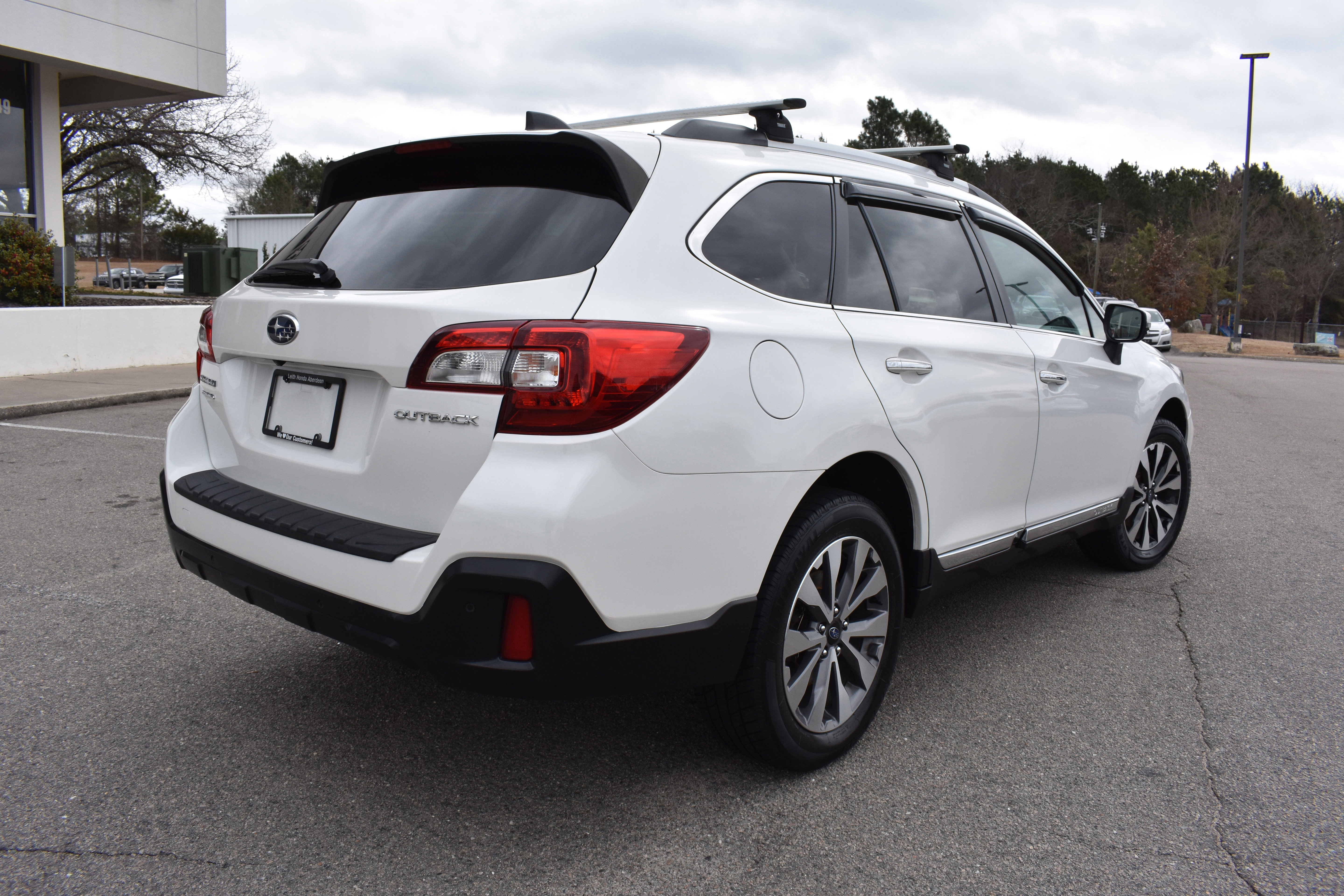 Used 2018 Subaru Outback 2.5i Touring w/ Popular Package #3 image 9