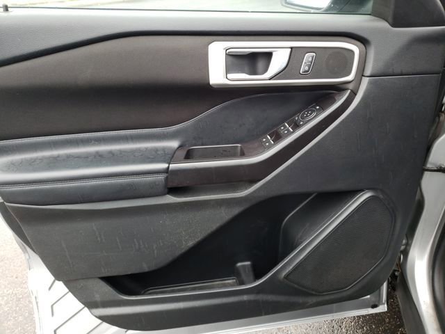 Used 2020 Ford Explorer XLT image 19