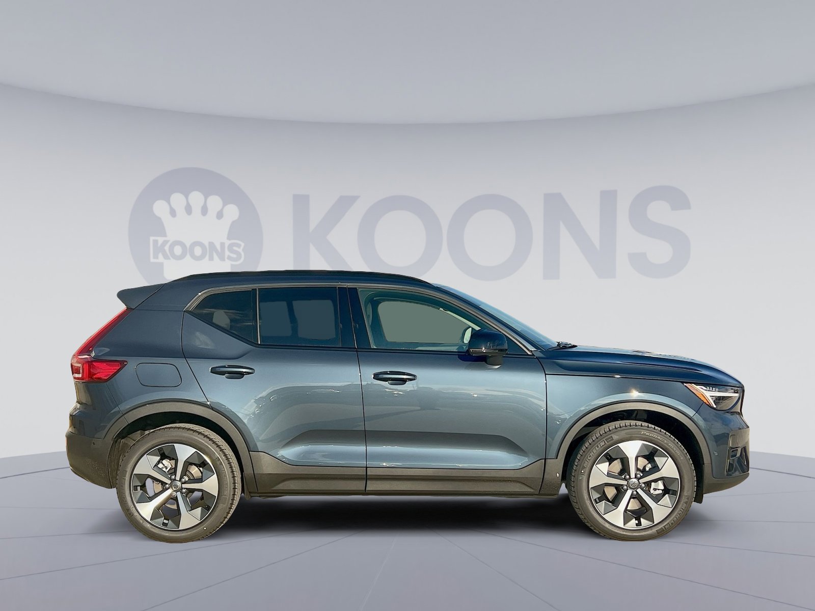 New 2026 Volvo XC40 B4 Plus w/ Protection Package Premier image 8