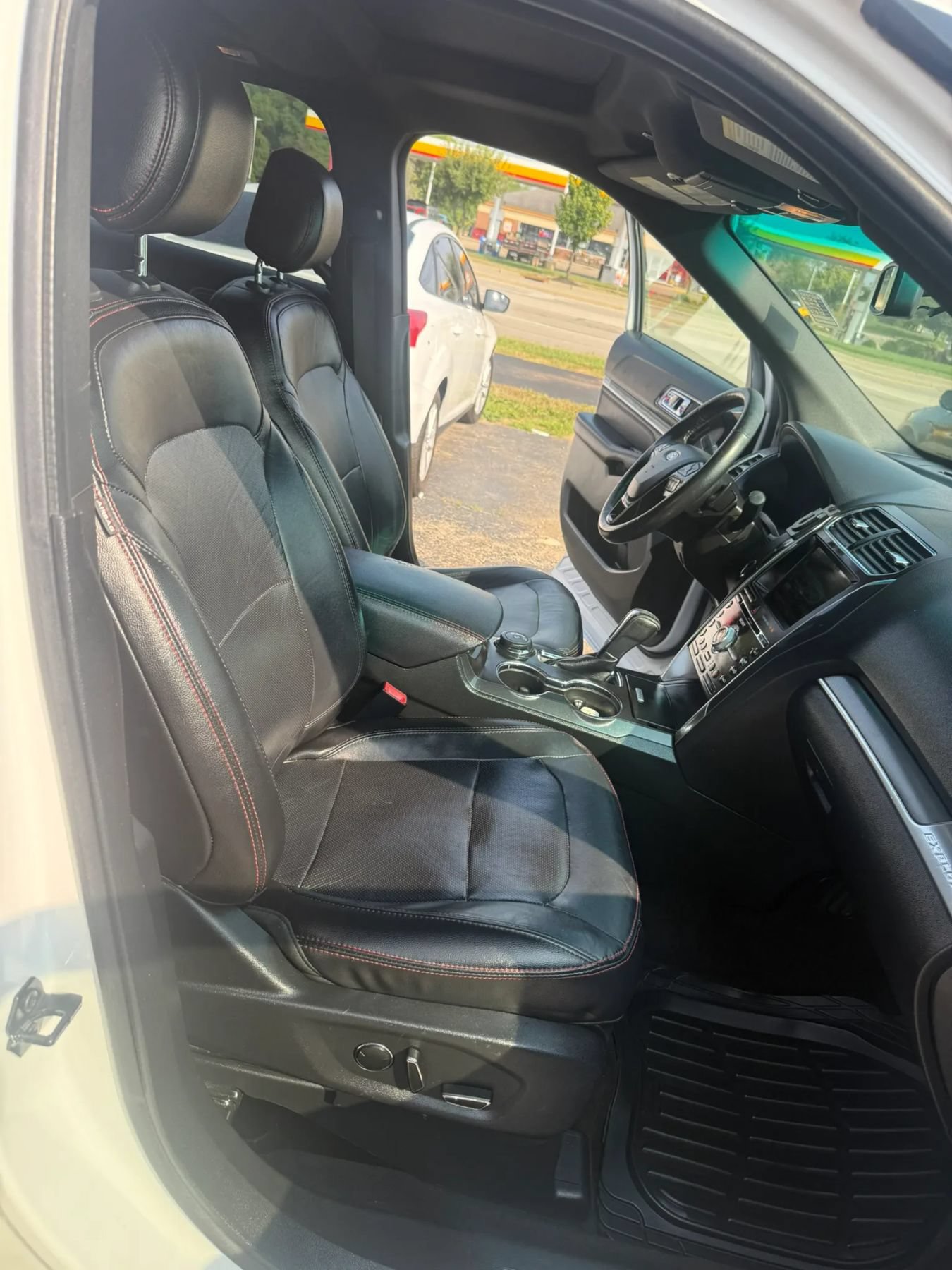 Used 2016 Ford Explorer Sport w/ Equipment Group 401A AWD/4WD image 22