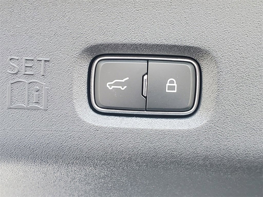 New 2025 Ford Expedition Active image 34