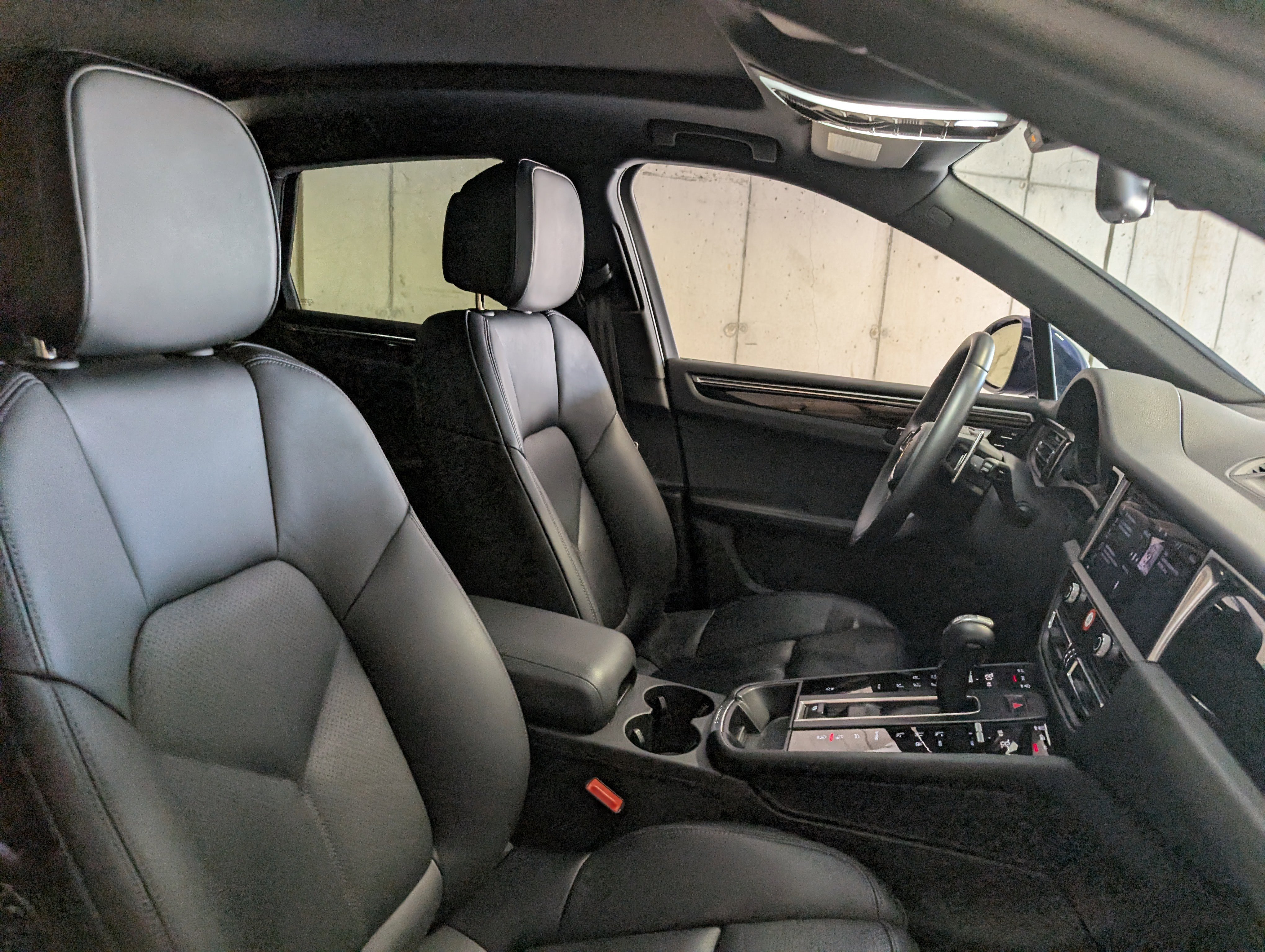 Certified 2024 Porsche Macan image 22