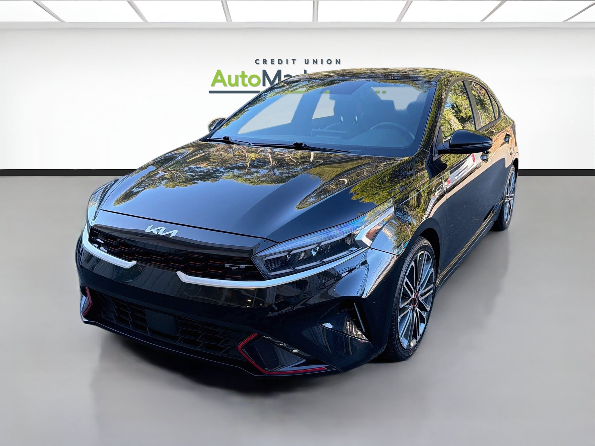 Used 2023 Kia Forte GT w/ GT2 Package FWD image 3