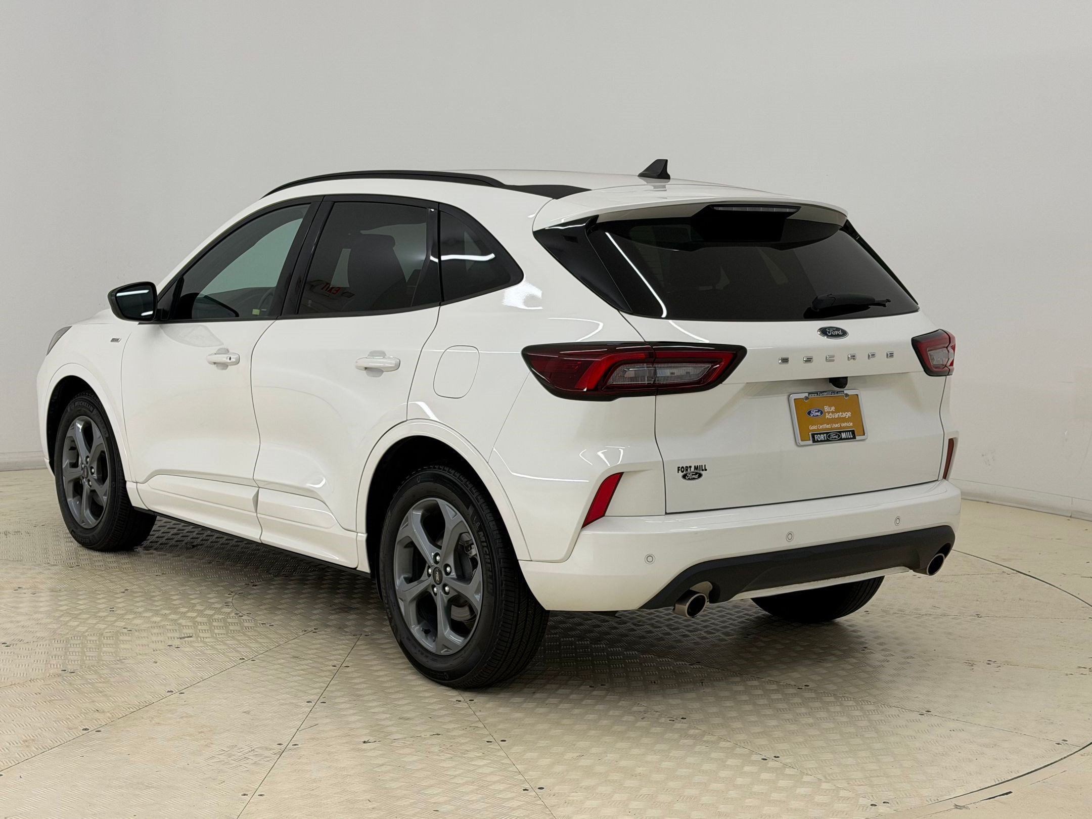 Certified 2023 Ford Escape ST-Line w/ Tech Pack #1 FWD image 3