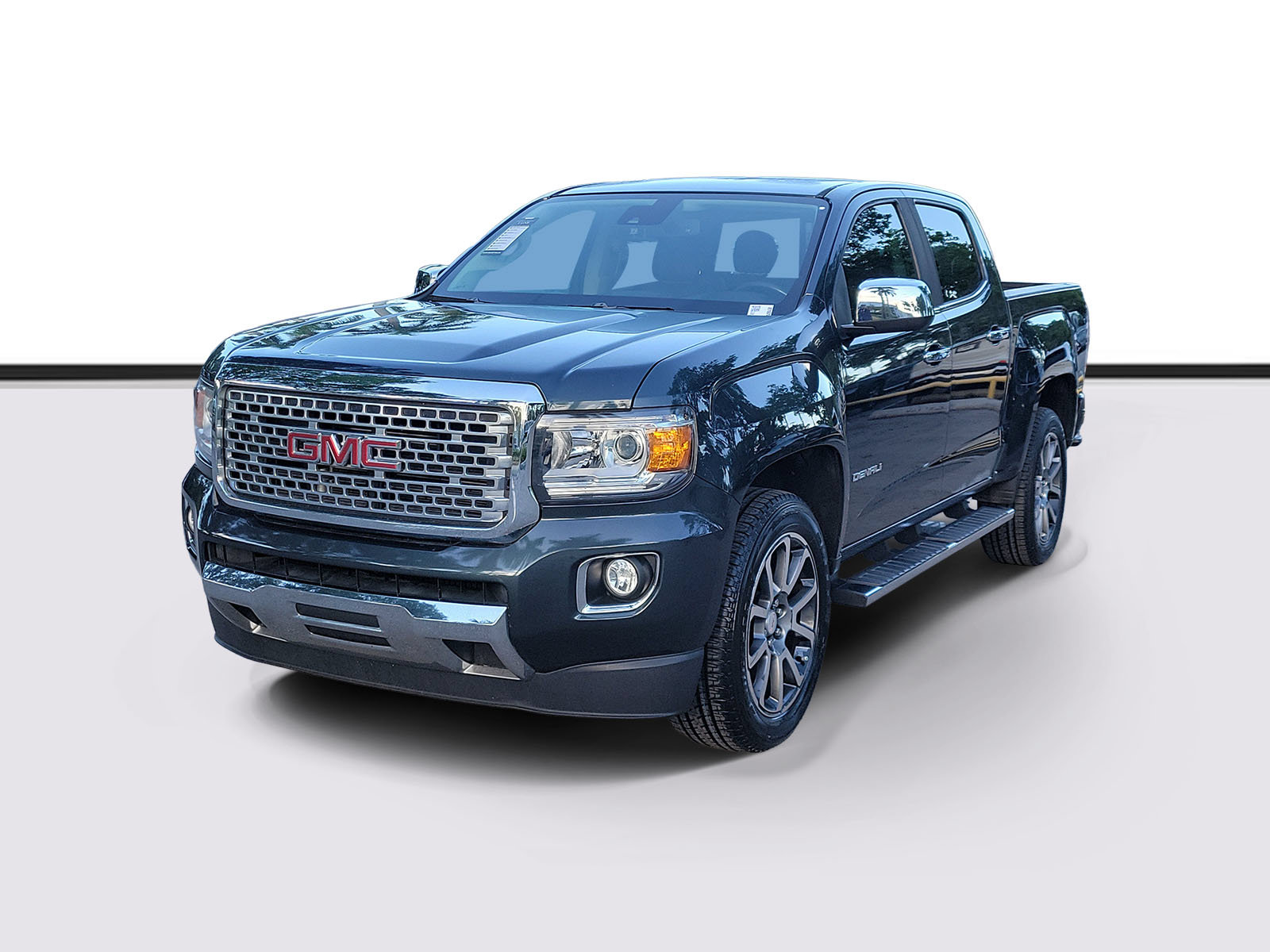 Used 2017 GMC Canyon Denali RWD image 2