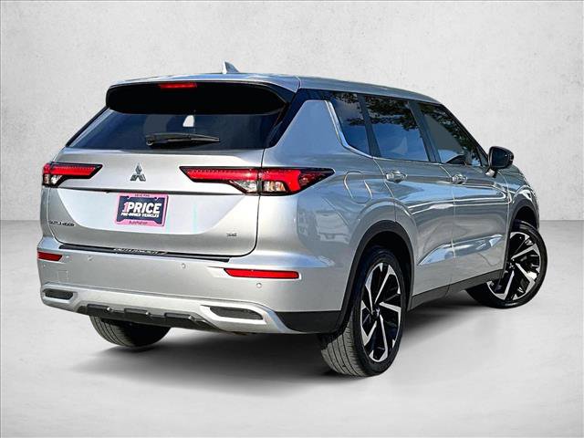 Used 2022 Mitsubishi Outlander SE FWD image 2