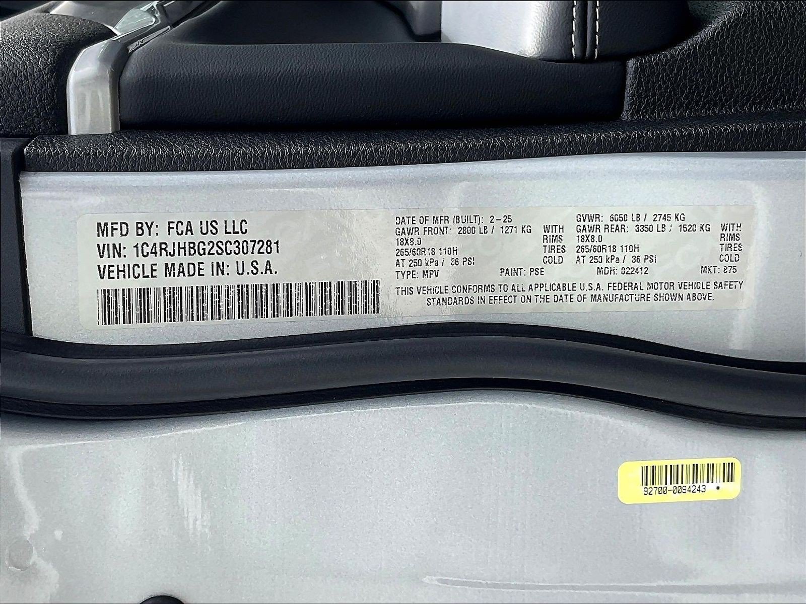 Used 2025 Jeep Grand Cherokee Limited AWD/4WD image 19