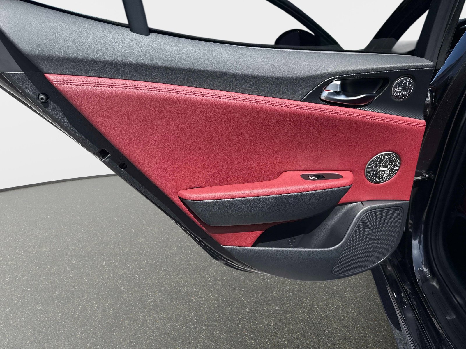 Used 2023 Kia Stinger GT-Line w/ Sun & Sound Package image 11