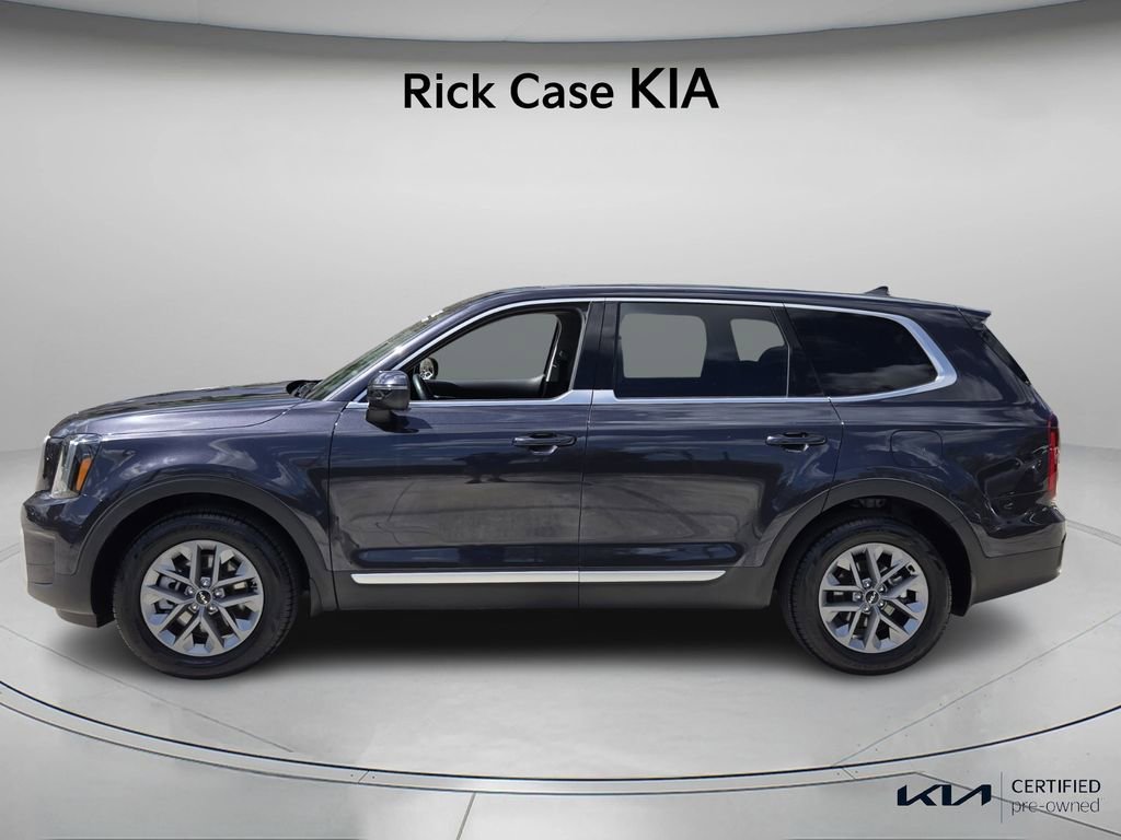 Certified 2025 Kia Telluride LX FWD image 3