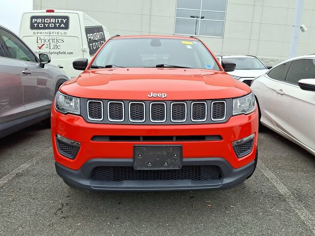 Used 2017 Jeep Compass Sport w/ Tech Group FWD image 2