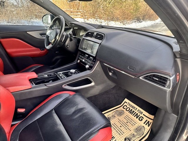 Used 2017 Jaguar F-PACE S image 19